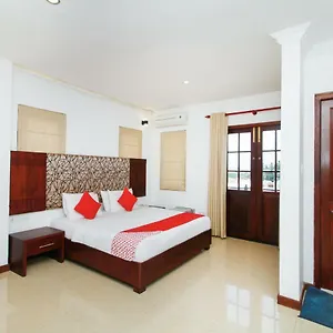  Hotel Queensbury Malabe Sri Lanka